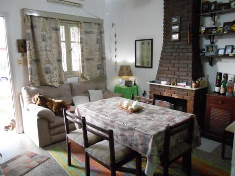 Muy Buena Ubicación, 2 Casas Sobre Matto Grosso, Alquila Por Separado!!