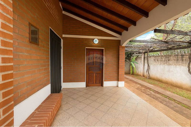 Casa - Venta - San Lorenzo, Central, Paraguay — foto 3