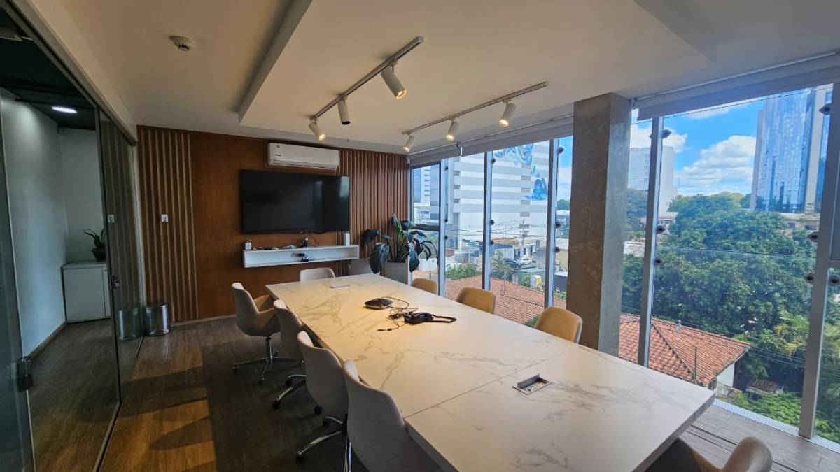 Alquilo Oficina Corporativa en Villa Morra — foto 3