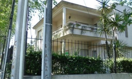 Residencia De Dos Plantas, Próxima A Garzón