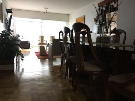 Venta Apartamento 3 Dormitorios Servicio Garaje Pocitos