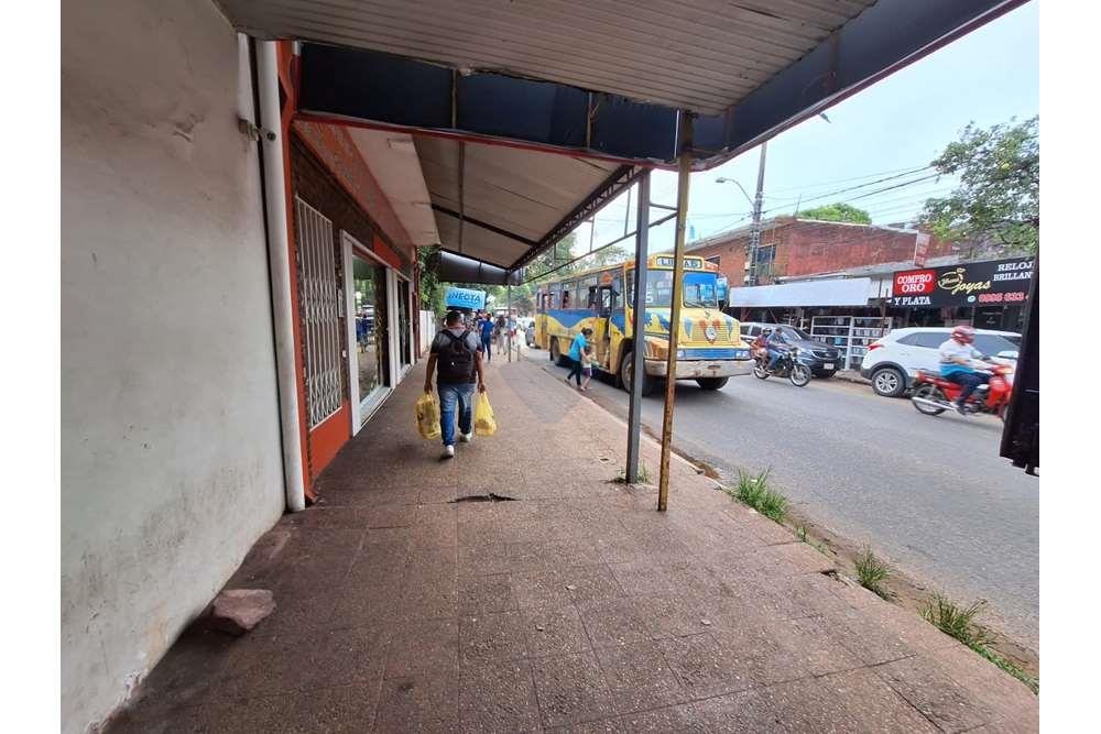 ALQUILO LOCAL COMERCIAL A PASO DEL CLUB SPORTIVO LUQUEÑO — foto 3