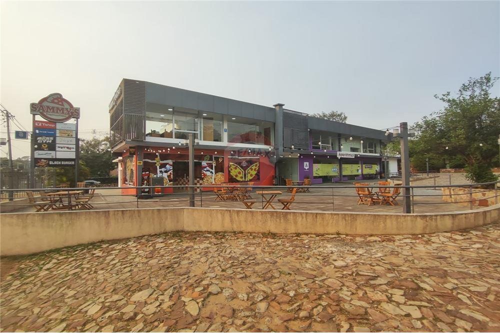 ¡OPORTUNIDAD DE SALONES COMERCIALES EN LAMBARE! — foto 2