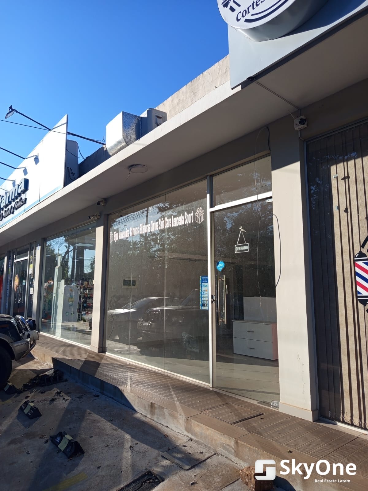 Alquilo salón comercial sobre la avenida laguna grande — foto 2