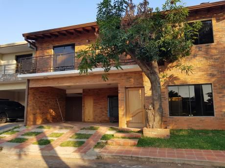 Vendo Casa A Estrenar En Barrio Cerrado De Lambare