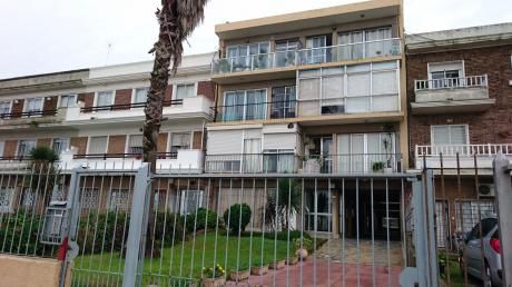 Apto 2 Dormitorios Rbla Rep Chile