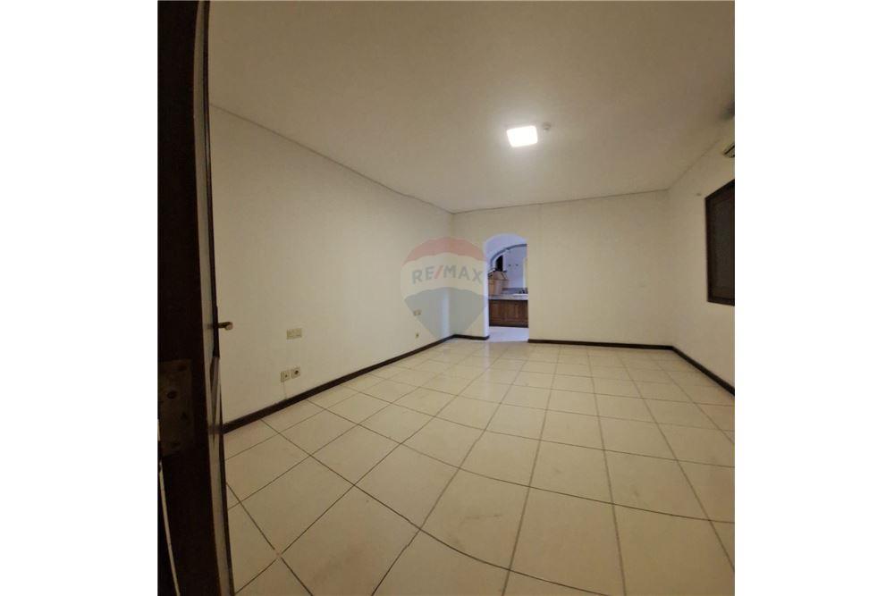 Hermoso departamento de 2 niveles En Villa Morra — foto 3