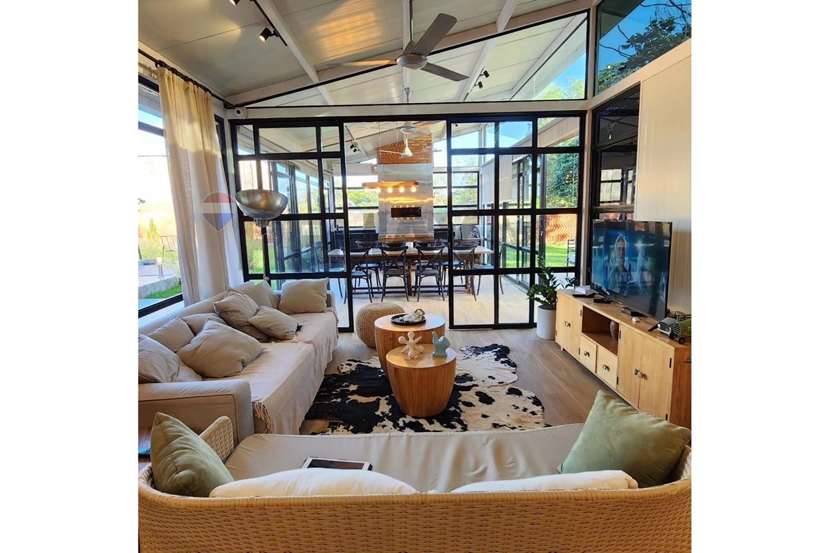 Casa Moderna Amoblada en Venta en San Bernardino — foto 3
