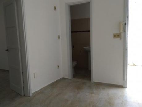 Sin Gastos Comunes! Baño Y Cocina Nuevos, 2 Dorm, Azotea