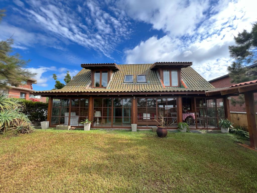 Dueno Alquila Casa Amueblada, Fina Y Estupenda Frente Al Mar! 700mts - 300mts