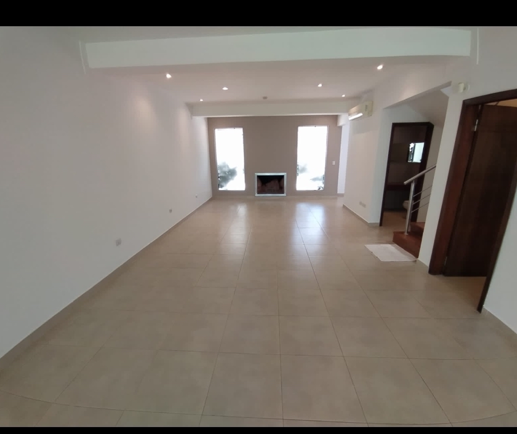 ALQUILO HERMOSO DUPLEX MINIMALISTA CON PISCINA EN BO.MBURUCUYA. — foto 2