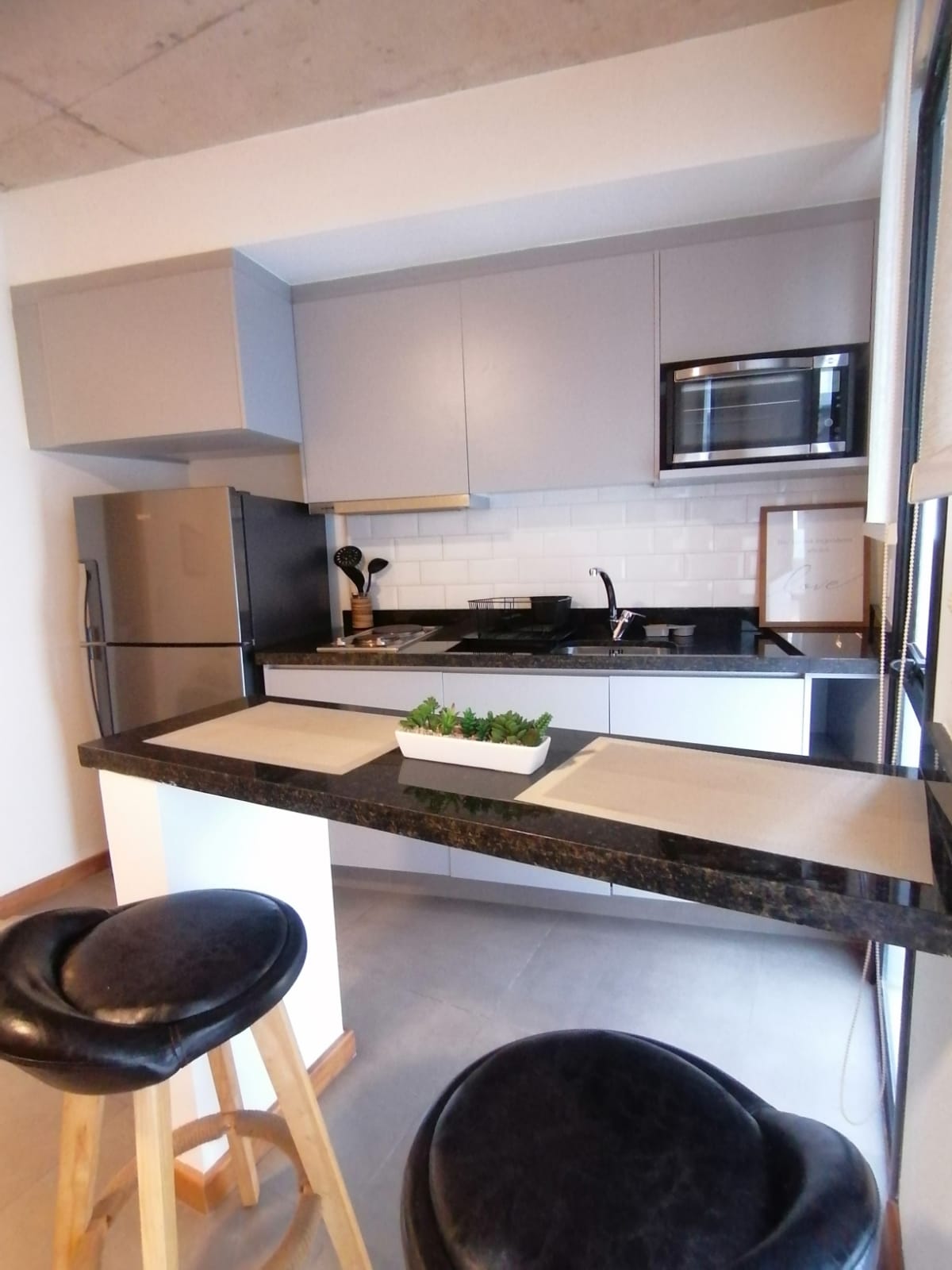 En alquiler departamento amoblado de 1 dormitorio, zona paseo la galeria — foto 3