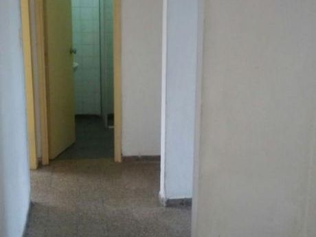 Apartamento 3 Dormitorios, Un Baño, 72 Metros