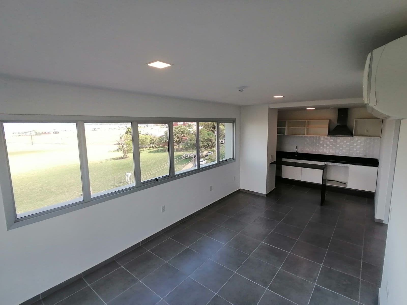 Venta Dpto. De 2 Dormitorios Vistas Panorámicas Enc. — foto 3