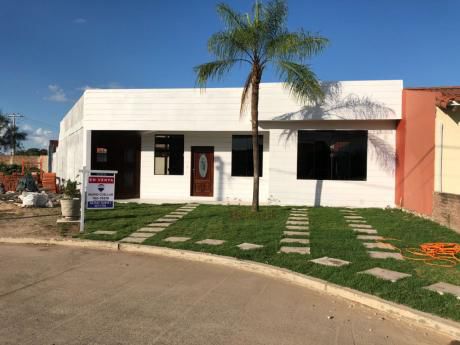 Casa En Venta En Cond. Santa Fé