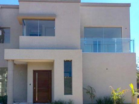 Vendo Casa Barrio Cerrado Z/aeropuerto