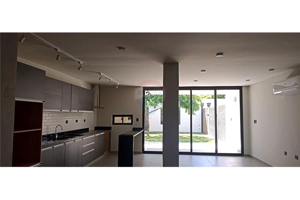 ALQUILO DUPLEX A ESTRENAR EN LUQUE - LOMA MERLO — foto 3