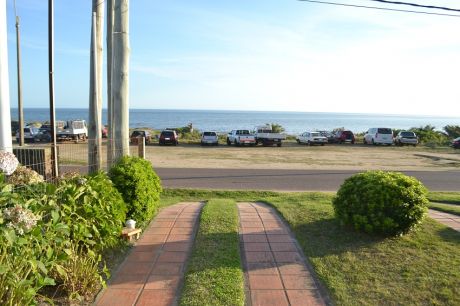 Casa En Atlántida Frente Al Martotalmente Equipada + Apartamento Al Fondo
