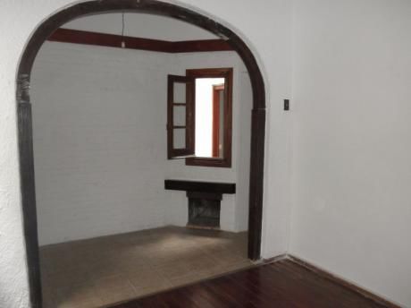 Apartamento, 1 Dormitorio Y Medio En Centro,para Entrar!!