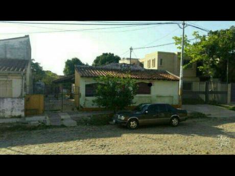 Inversionistas. Casa Para Demoler O Refaccionar En Asunción.