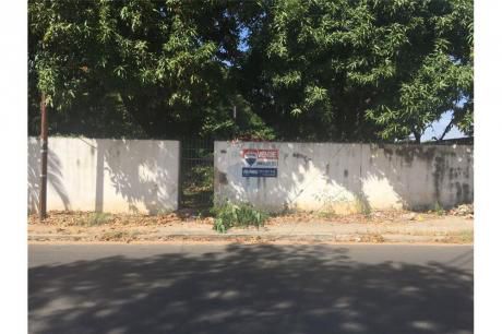 Amplio Terreno Cercano Al Nuevo Eje Corporativo - Barrio Santisima Trinidad