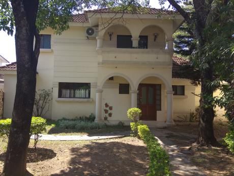 En Alquiler Linda Casa Con Piscina En Condominio Cerrado