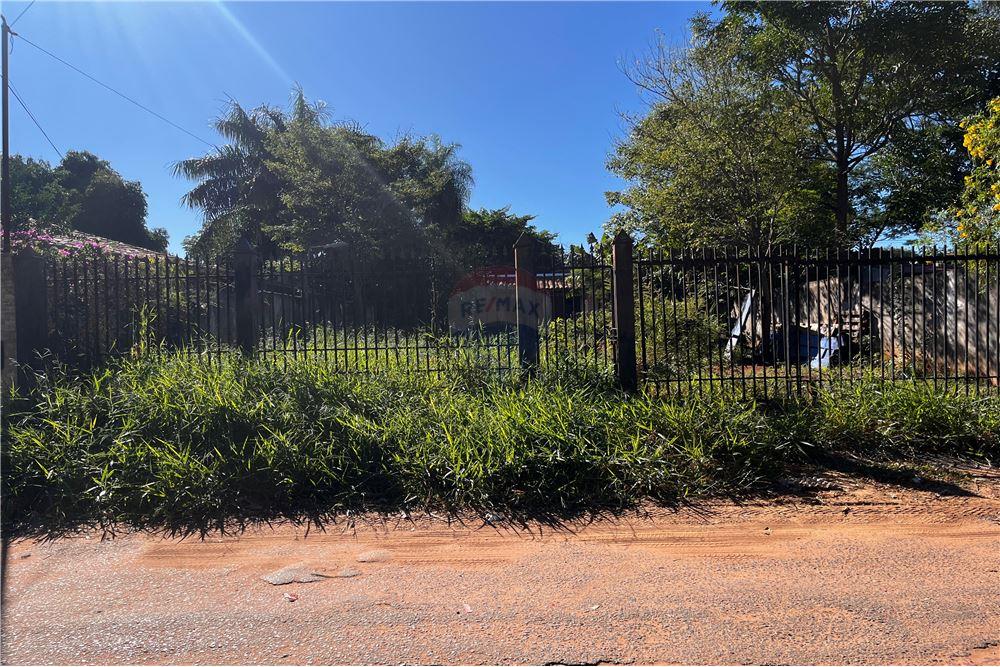 VENDO TERRENO C/ CONSTRUCCIÓN A REFACCIONAR-ÑEMBY — foto 2