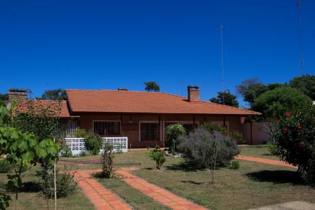 Casa En Villa Argentina Espaciosa Con Mucho Verde