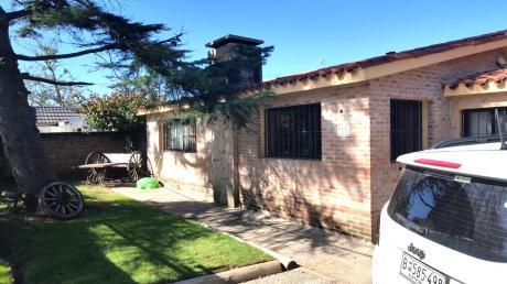 Excelente Chalet De 2 Dormitorios En El Centro De Shangrilá!!