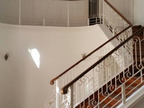 Alquilo Amplia Casa Para Vivienda U Oficina