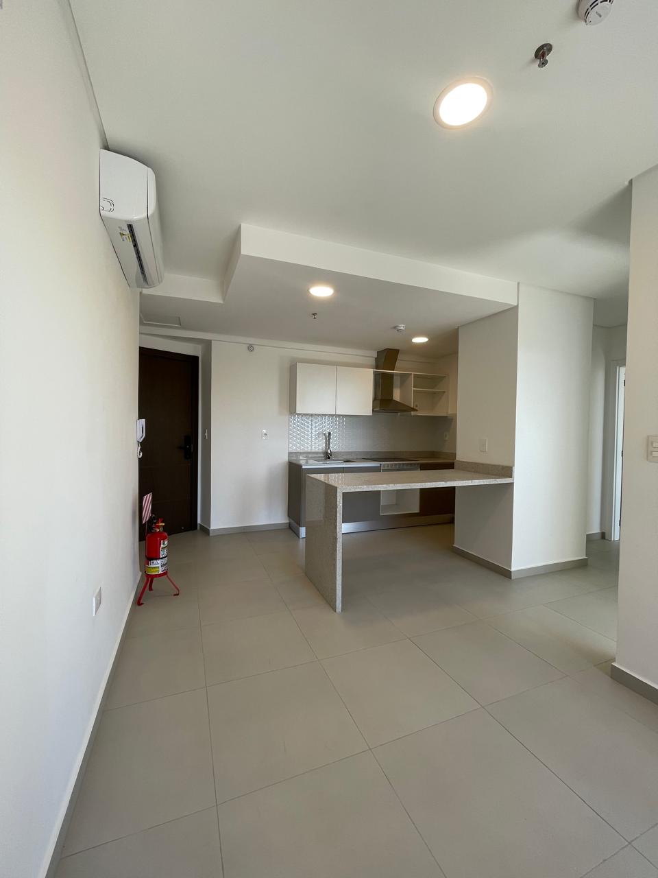 Alquilo departamento de 2 Dormitorios,2 Cocheras Barrio Las Mercedes — foto 2