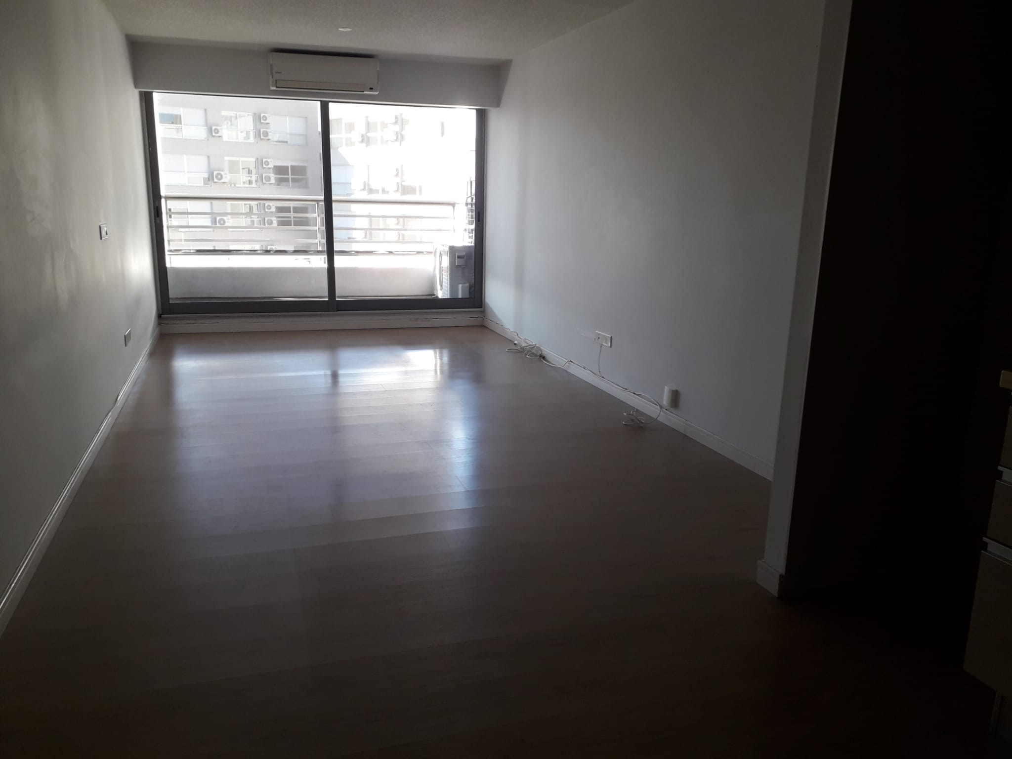 MONOAMBIENTE EN POCITOS CON BALCÓN. Unidad 805