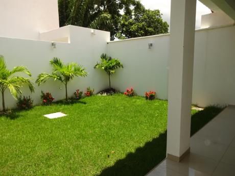 Casa A Estrenar En Cond. Z/norte 8vo Anillo