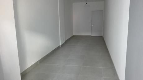 Estrene Local Comercial 39 M2 Pocitos