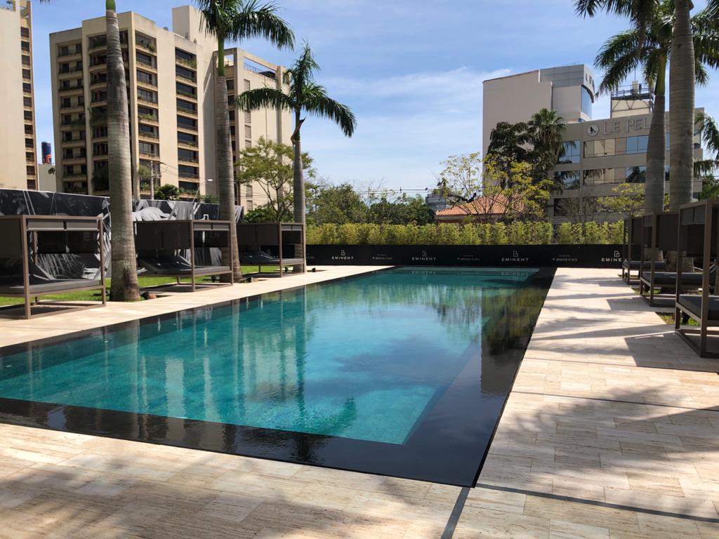 Ubicación : av. Santa Teresa Edificio Eminet  Armani — foto 3