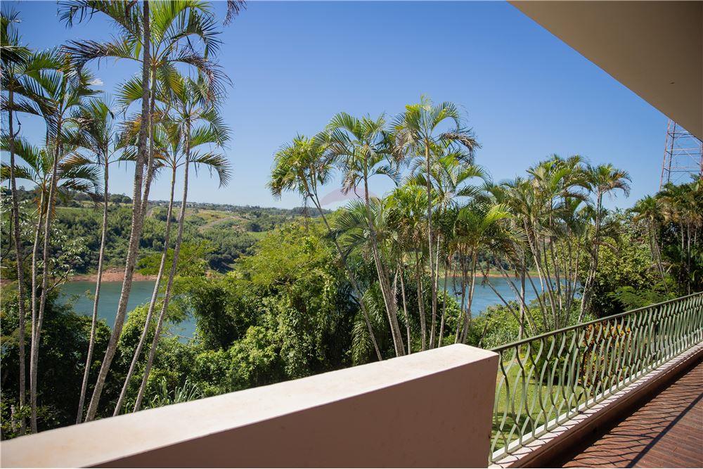 EN VENTA RESIDENCIA FRENTE AL RIO EN EL PARANA COUNTRY CLUB — foto 3
