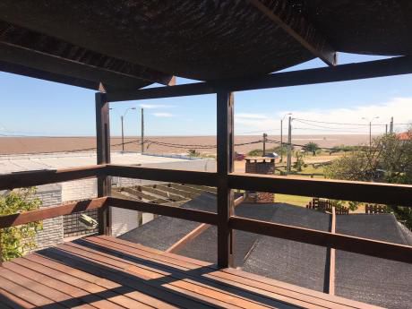Hermosa Casa Sobre La Rambla De Atlantida