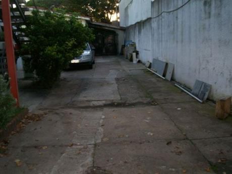 859 M2 Terreno Casa + 2 Aptos + Taller Con Trifásica