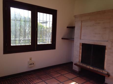 Parque Míramar. Hermoso Entorno, Casa En 2 Plantas.