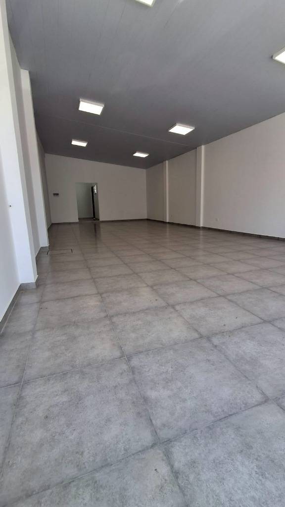 ALQUILO SALON COMERCIAL SOBRE STA TERESA — foto 3