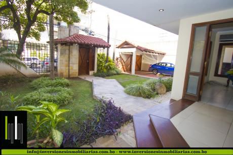 Preciosa Residencia En Zona Norte