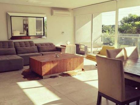 Vendo Lujoso Departamento Tipo Duplex. Zona Mburucuya