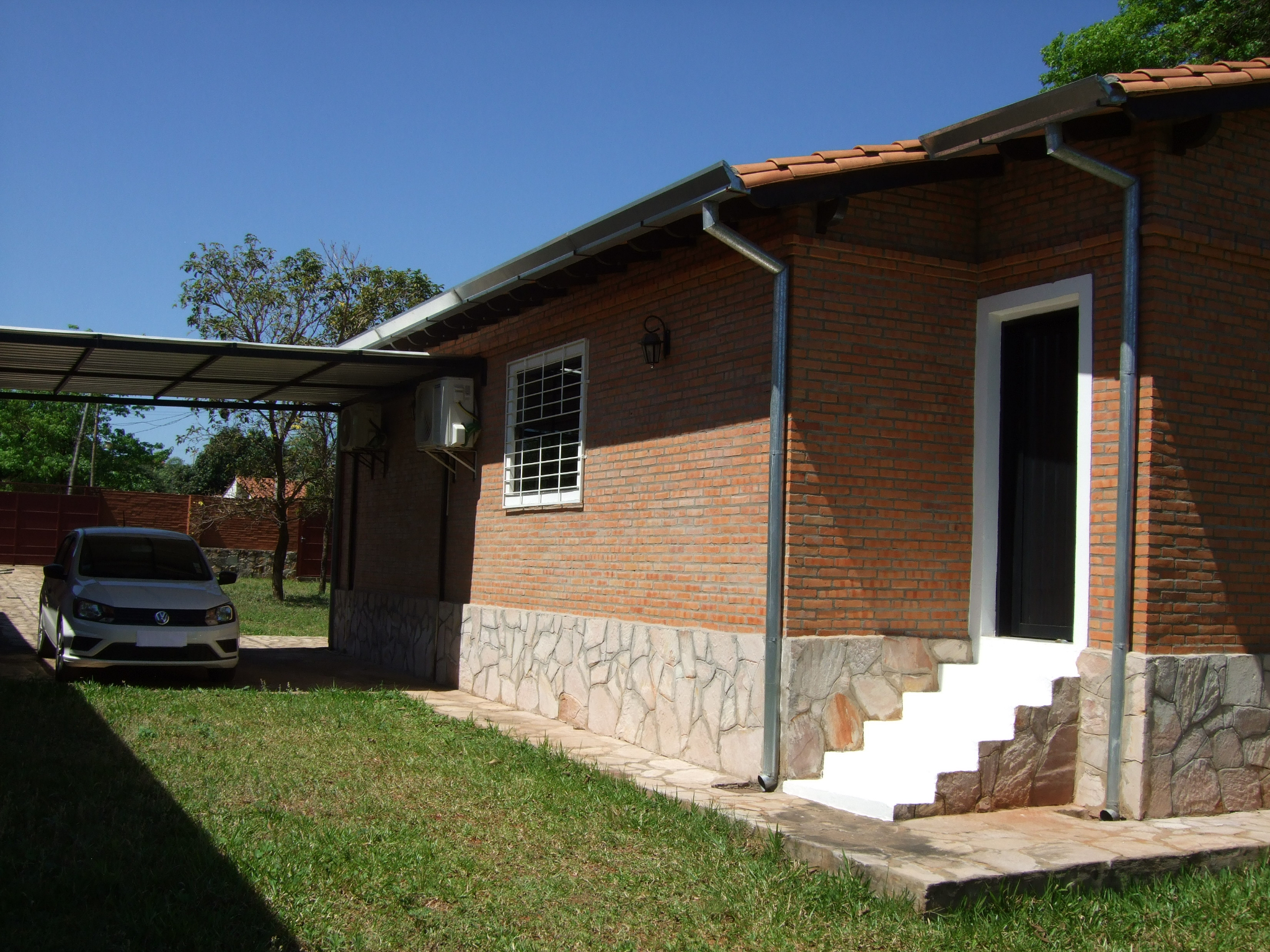 Venta De Casa En Areguá De Excelente Calidad Constructiva — foto 3