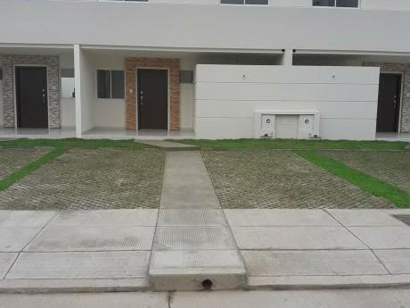 Casa En Venta En Condominio Las Palmas Del Oeste 1