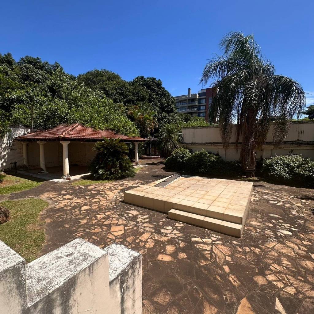 VENDO IMPORTANTE PROPIEDAD COMERCIAL | BARRIO VILLA AURELIA — foto 2