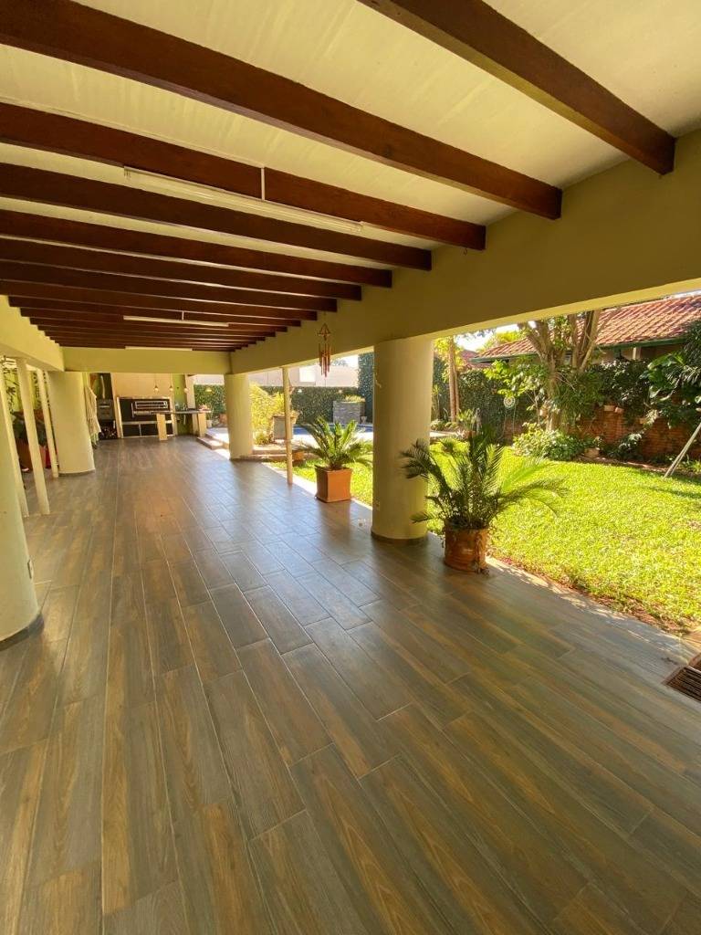 VENDO AMPLIA RESIDENCIA DE 2 PLANTAS EN BARRIO VISTA ALEGRE — foto 2