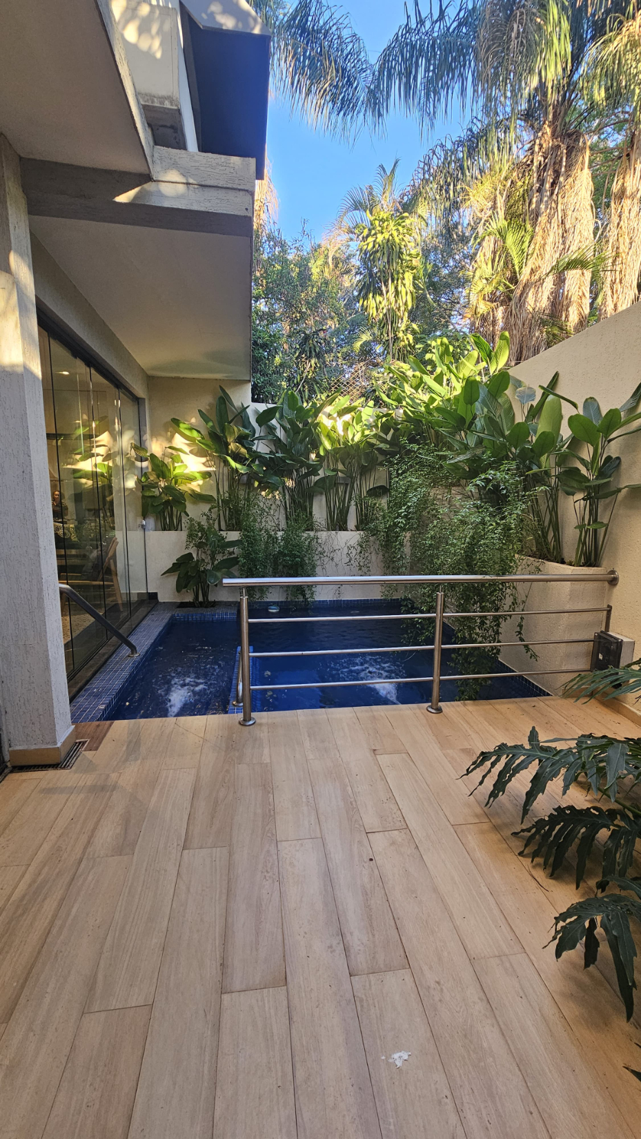 EXCLUSIVO DUPLEX TOTALMENTE AMOBLADO Y EQUIPADO EN ALQUILER – VILLA MORRA — foto 2