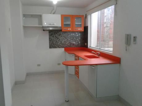 Departamento De 1 Dormitorio, En Edificio 3° Anillo Cerca De La Av. Busch