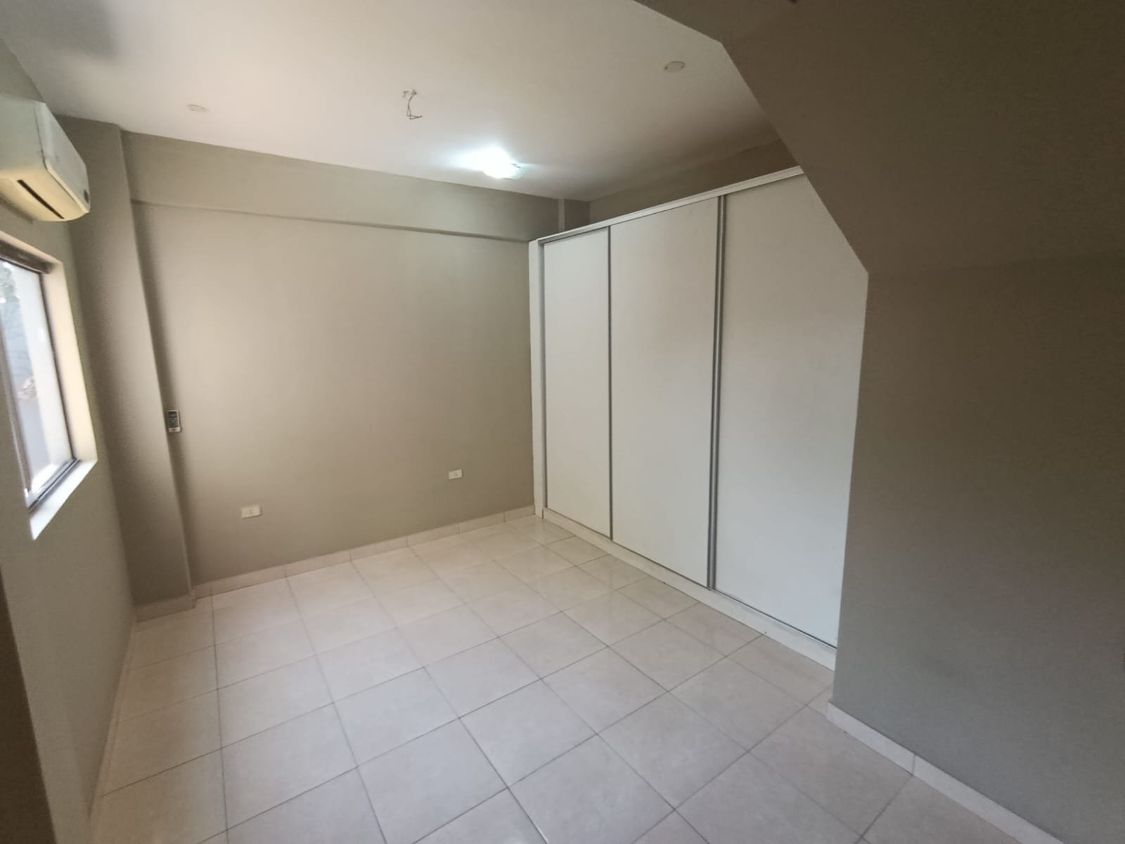 VENDO DUPLEX DE 3 DORMITORIOS ZONA RAKIURA — foto 3