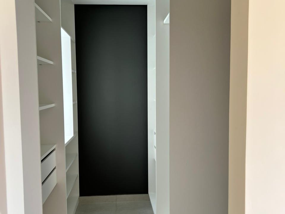 ALQUILO DÚPLEX 3 DORMITORIOS EN LOMA MERLO LUQUE — foto 3